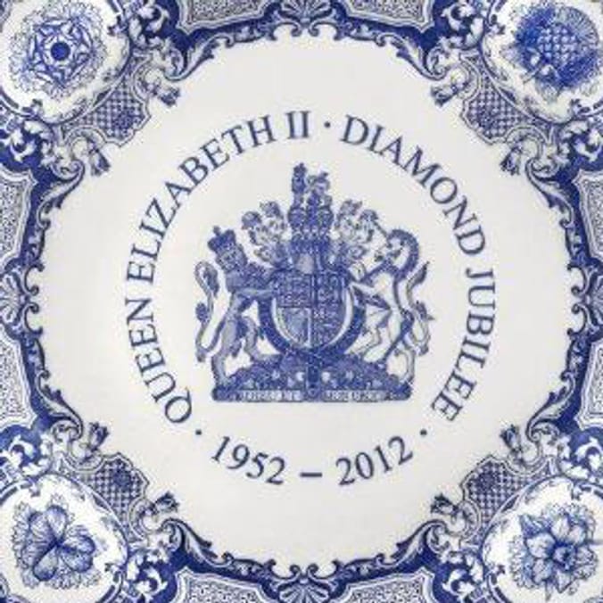 Queen's Diamond Jubilee Plate by Spode Home Bargains
