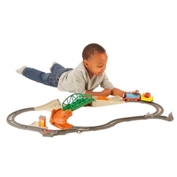 Thomas daring derail store set