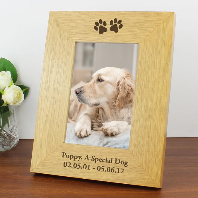 Personalised Oak Finish Paw Prints Photo Frame (4" x 6")