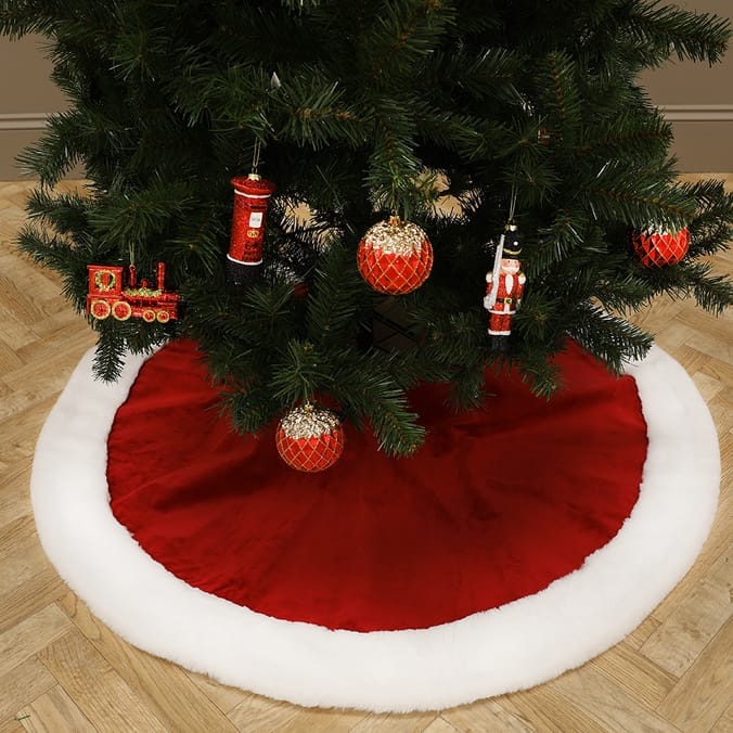 Festive Feeling: Luxury Plush Tree Skirt