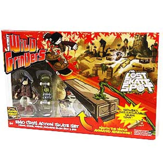 Wild Grinders Emo Crys Action Skate Set Home Bargains