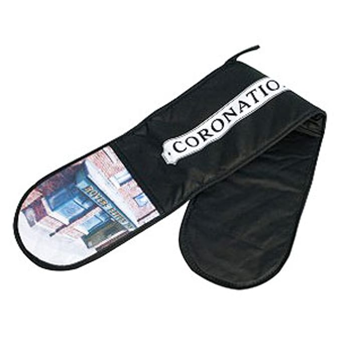 Coronation Street Double Oven Glove Home Bargains