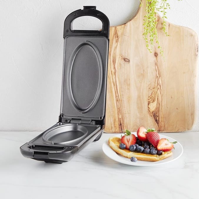 Sylvania Electric Nonstick Omelet Maker 