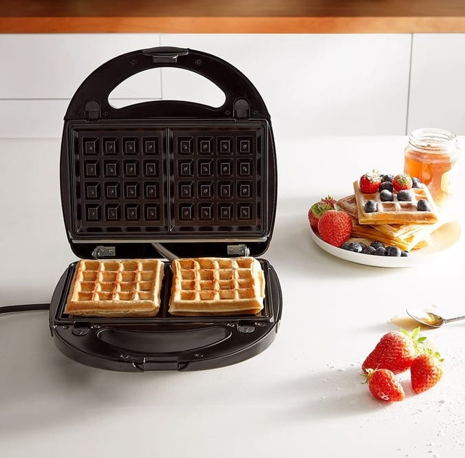 Vonshef 13177 Two-in-One Sandwich and Waffle Maker for 220 Volts