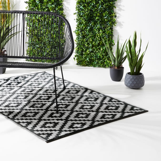 The Outdoor Living Collection Outdoor Garden Rug Black, Outdoor