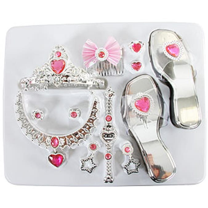 Dress up outlet accessories