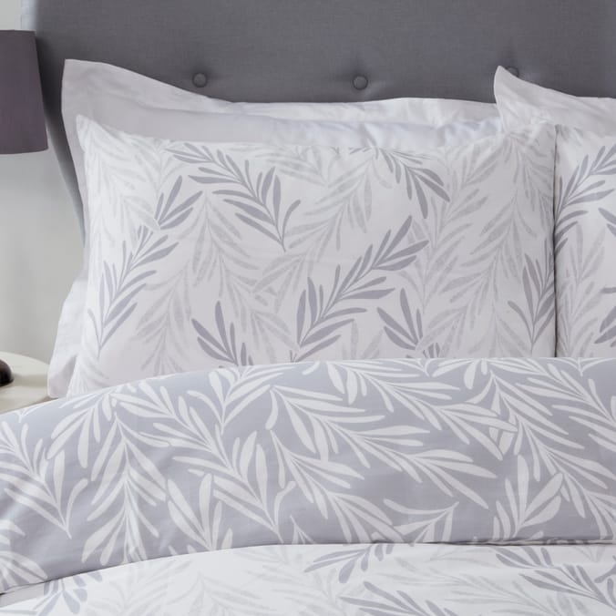Sleepdown Trailing Leaf Grey Bedding Reversible Duvet Set, leaves