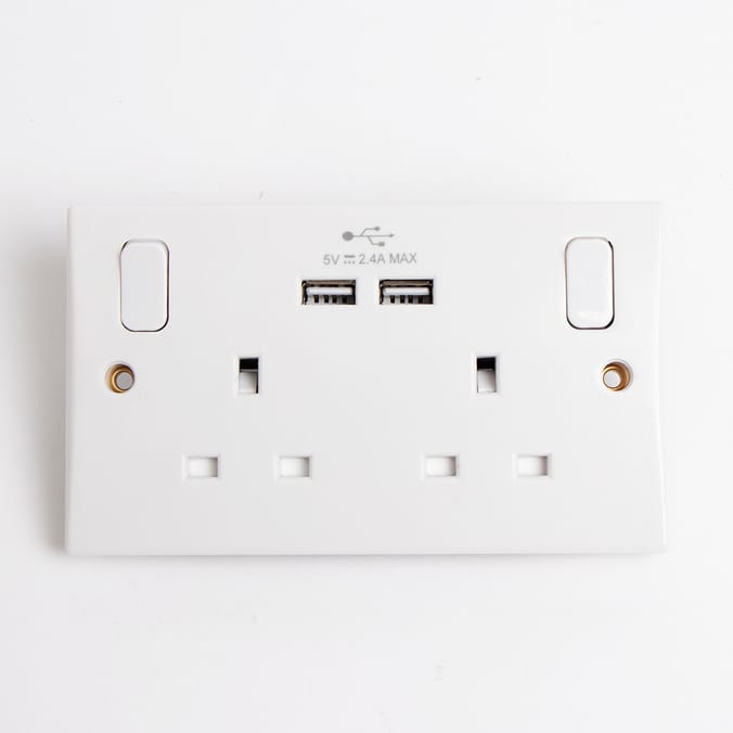 White Double Socket with USB Ports plug sockets usbs socket's plugs